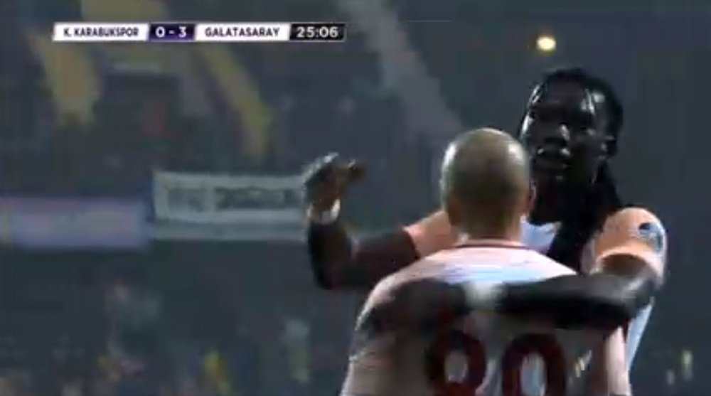 Gomis sale casi a gol por partido con el Galatasaray. beINSports