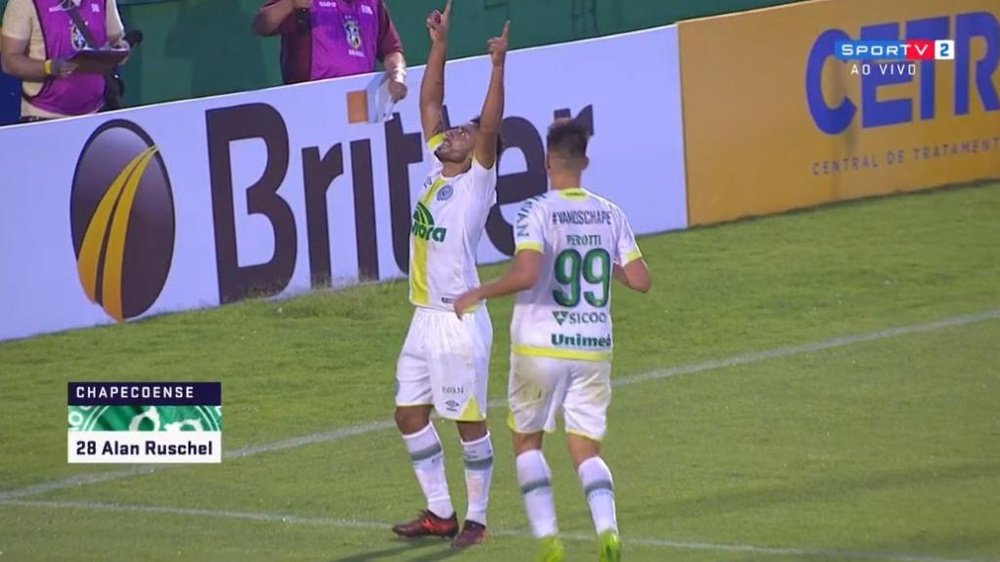 Ruschel anotó uno de los goles de Chapecoense a Tubarão. SporTV