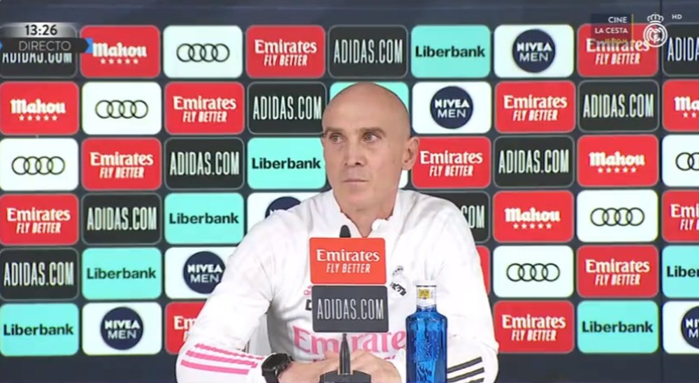 Bettoni dio la rueda de prensa en lugar de Zidane. Twitter/realmadrid