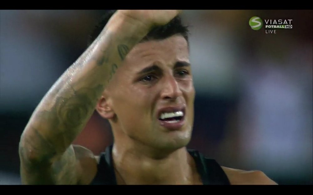 Cancelo no pudo contener las lágrimas tras el pitido final. Twitter/Viasat