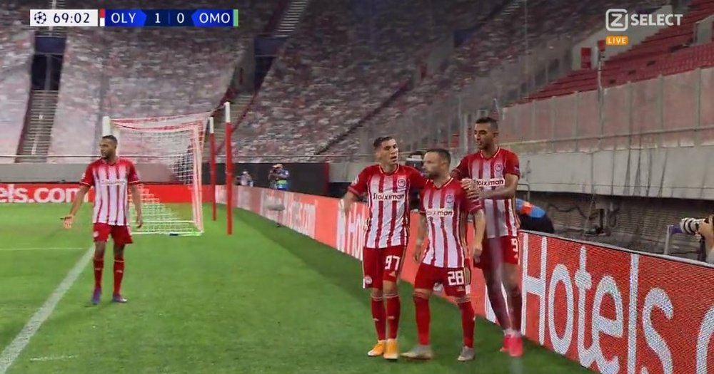 Olympiacos se adelantó con un gol de Valbuena de penalti. Captura/ZSelect
