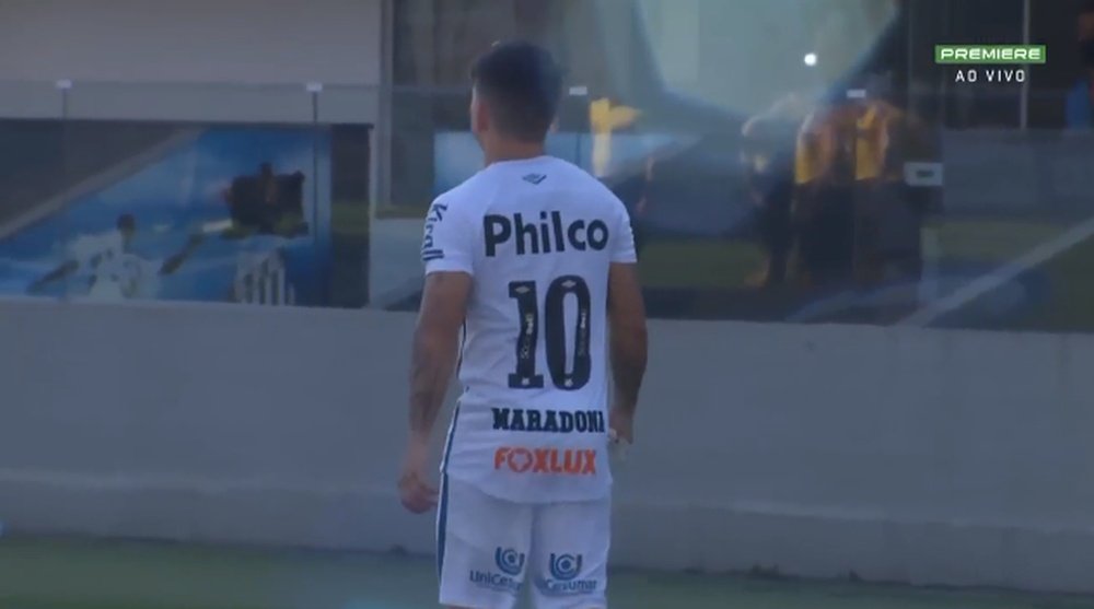 Santos usa nome de Maradona e argentinos se emocionam. Captura/Premiere