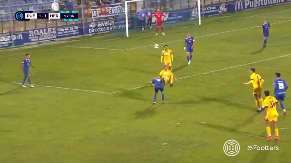 El Puertollano ganó al Hércules con un gol en el añadido. Captura/Footters
