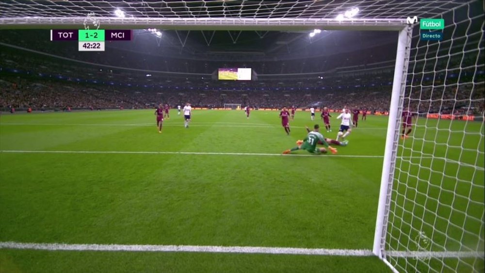 Eriksen equalised in fortunate circumstances. Screenshot/MovistarFutbol