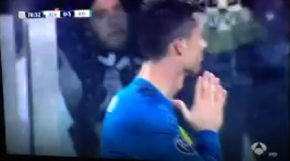 Ronaldo asked for the rival fans' forgiveness. Captura/Antena3