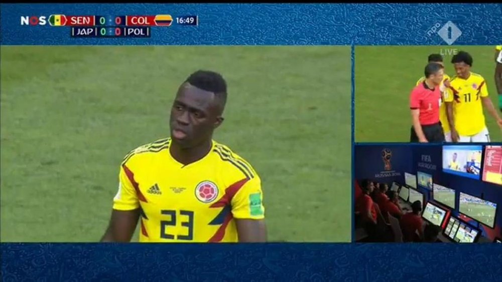 VAR saved Sanchez's bacon. Screenshot/NOSSport