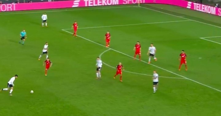 Emre Can fuzilou o gol do Azerbaijão para se estrear a marcar pela Alemanha