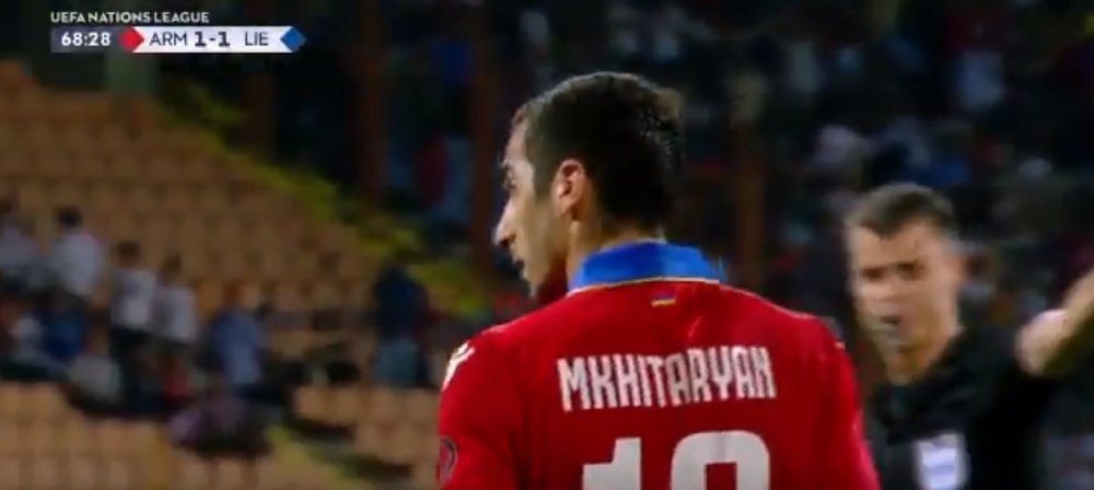La aportación de Mkhitaryan apenas pasa de un penalti fallado. Twitter/LEquipe