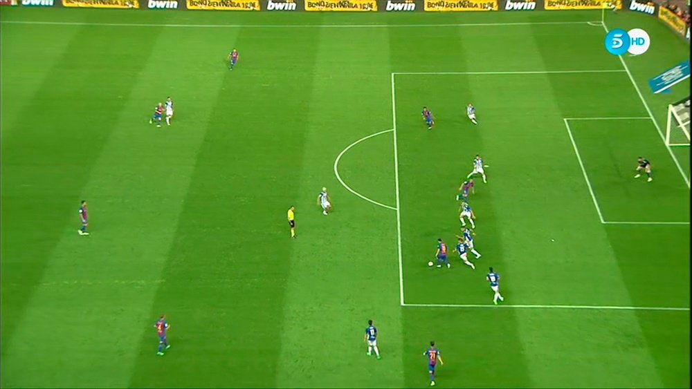 Messi hizo un jugadón que culminó Paco Alcácer. TeleCinco