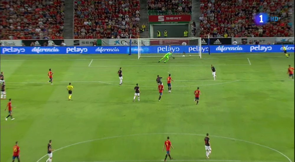 Asensio lets off a rocket. TVE