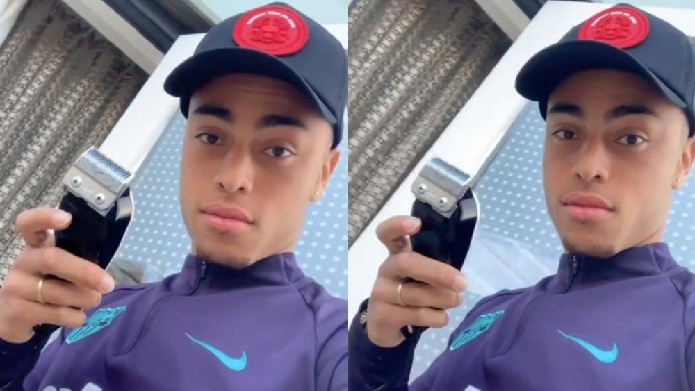 Serginho Dest has uploaded a story with a Barca hoodie on. Instagram/sgd_2