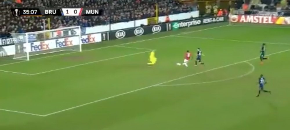 Martial égalise après une grossière erreur de Mechele. Capture/NovaSport1