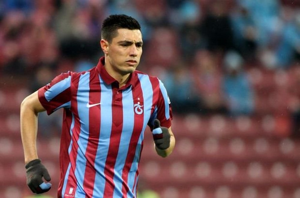 Cardozo abandona el Trabzonspor y recala en el Olympiakos. Twitter