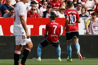 El Sevilla quiere escapar de la zona de peligro. EFE