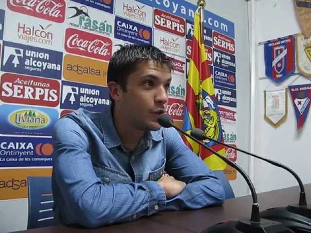 Carles Salvador ha reconocido que las últimas derrotas han dejado tocado al equipo. CDAlcoyano