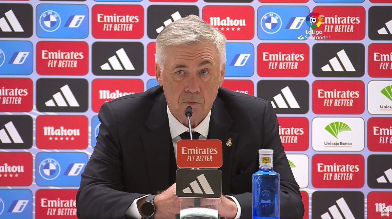 Ancelotti se quejó del estado del césped del Bernabéu. YouTube/LaLiga