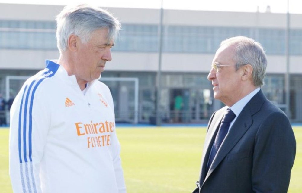 Florentino Perez rend visite à l'entraînement d'Ancelotti. Twitter/RealMadrid