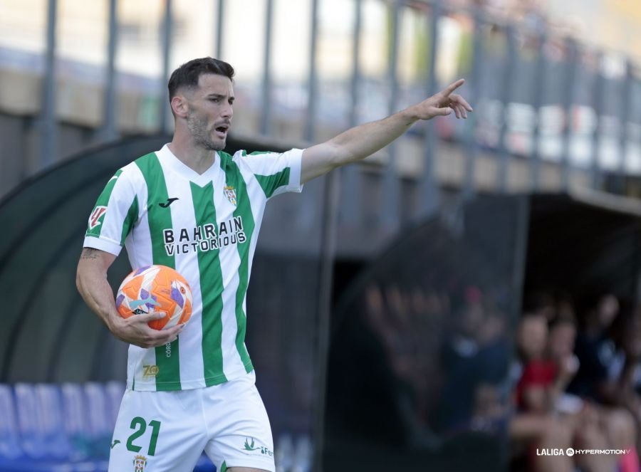 El Córdoba le arrebata el balón de oxígeno al Eldense