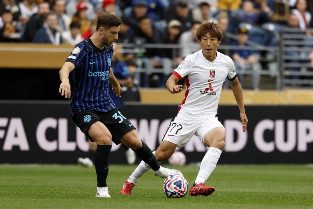 Carlos Augusto minimiza críticas de Lautaro sobre o jogo do Inter. EFE