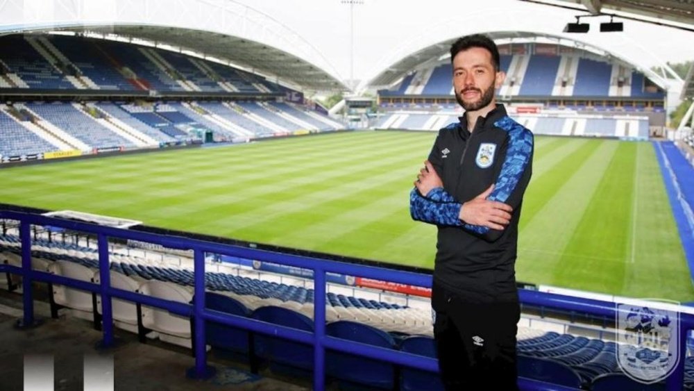 Coberán sueña con ganar el título de la FA Cup. Twitter/htafc