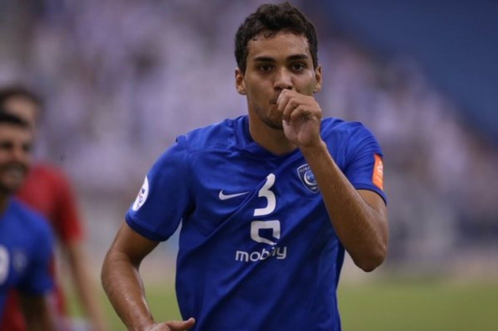 Carlos Eduardo celebra un gol con su actual club, el Al-Hilal. Twitter