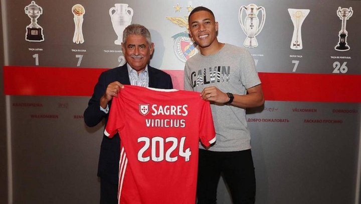 OFFICIEL : Carlos Vinicius est transféré au Benfica Lisbonne
