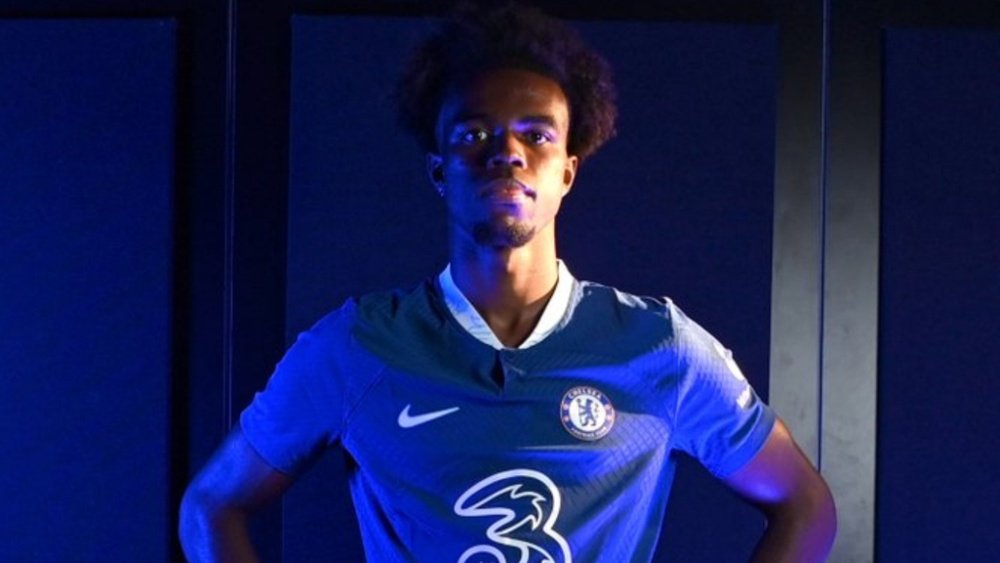 Chukwuemeka officially joins Chelsea. Twitter/ChelseaFC