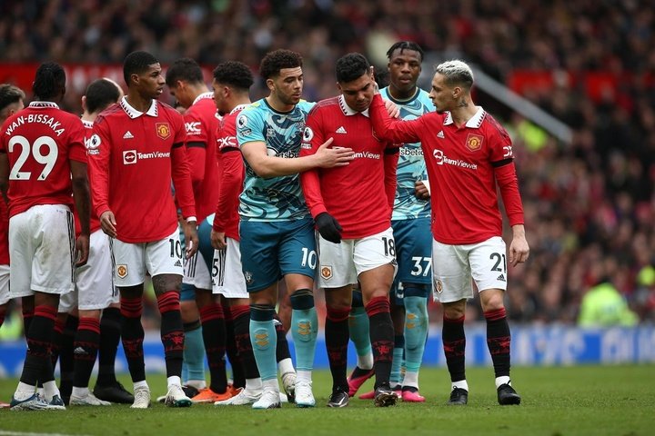 Com Casemiro expulso, o United não sai do zero contra o Southampton