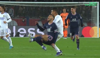 First absence for the Bernabeu: Casemiro gets a yellow card