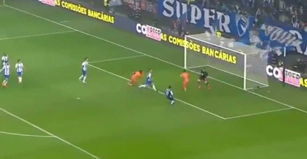 Casillas se mostró dubitativo en el primer gol del Portimonense. Youtube/PeriodismoYoutube