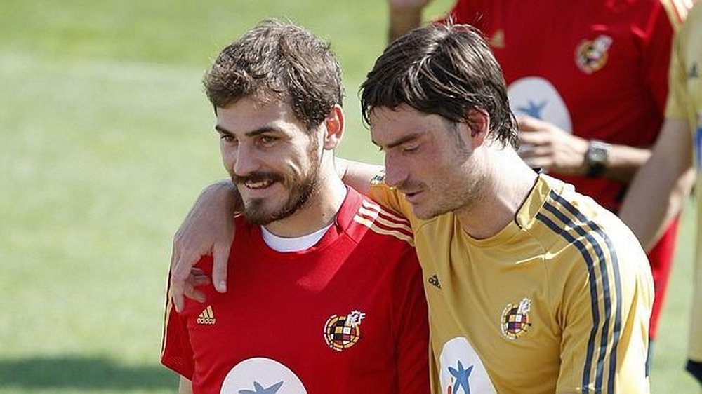 Casillas y Riera, en su etapa como internacionales españoles. EFE