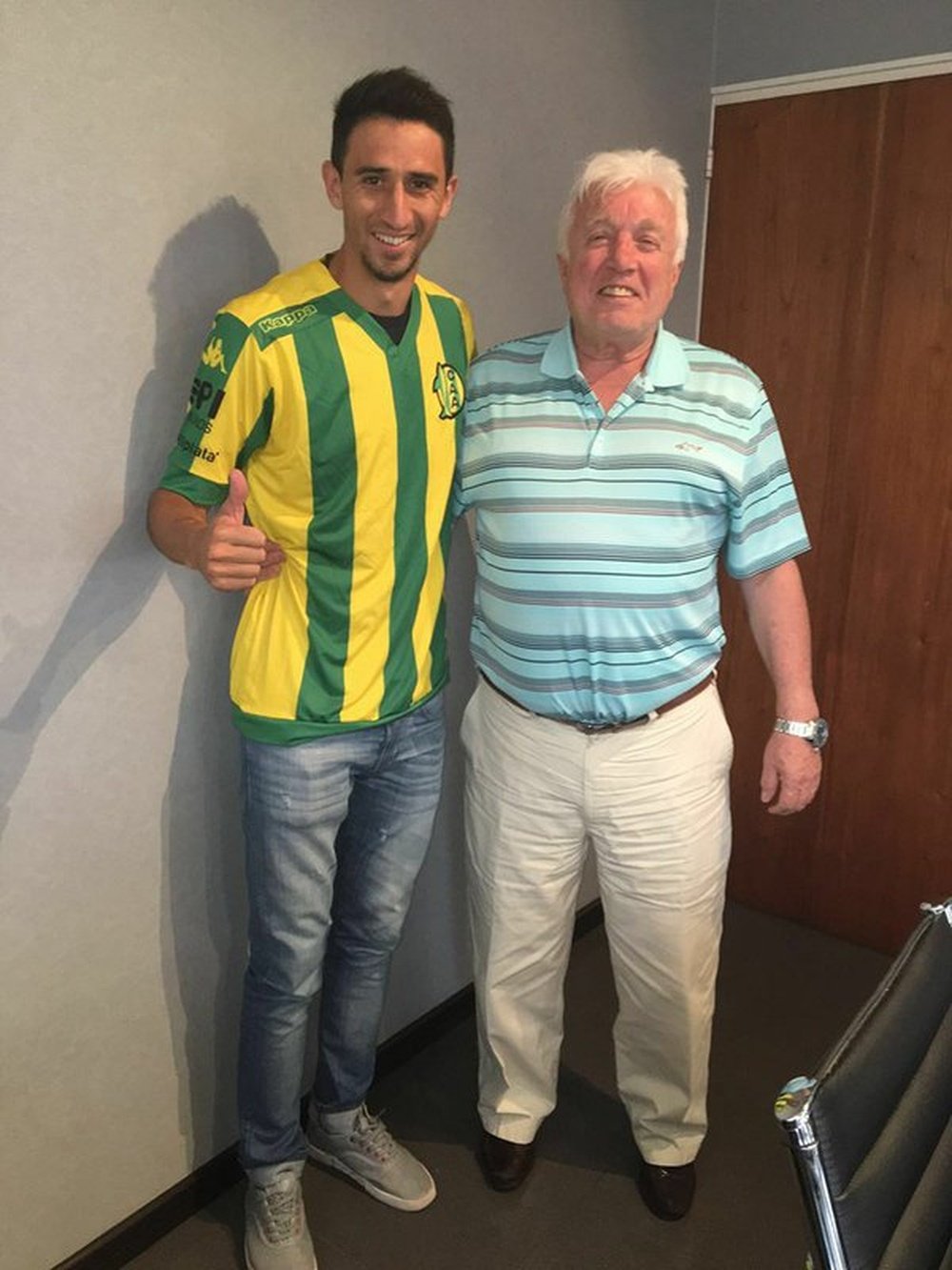 Castro luce ya con la camiseta de Aldosivi. Twitter