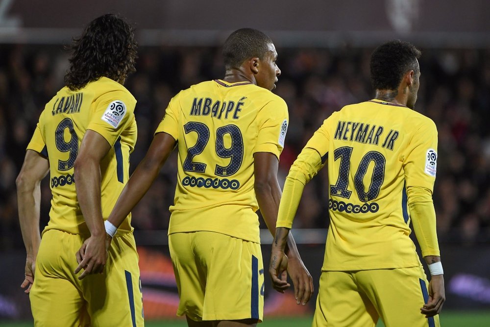 Cavani, Mbappe and Neymar all scored for PSG in their 5-1 victory over Metz. Twitter