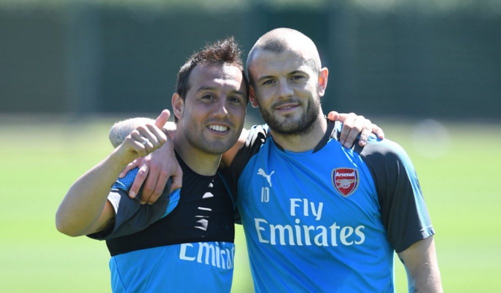 Cazorla y Wilshere en el regreso a los entrenamientos del asturiano. Twitter/ArsenalFC