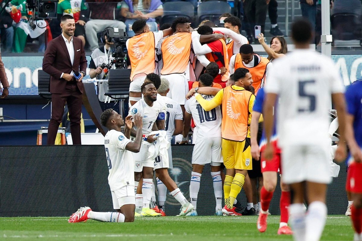 Cecilio Waterman marcó en el tiempo añadido para eliminar a Estados Unidos, anfitriona, en las semifinales de la Liga de Naciones de la CONCACAF. El técnico argentino, muy decepciondo por perder un título que los suyos tenían muy cerca.