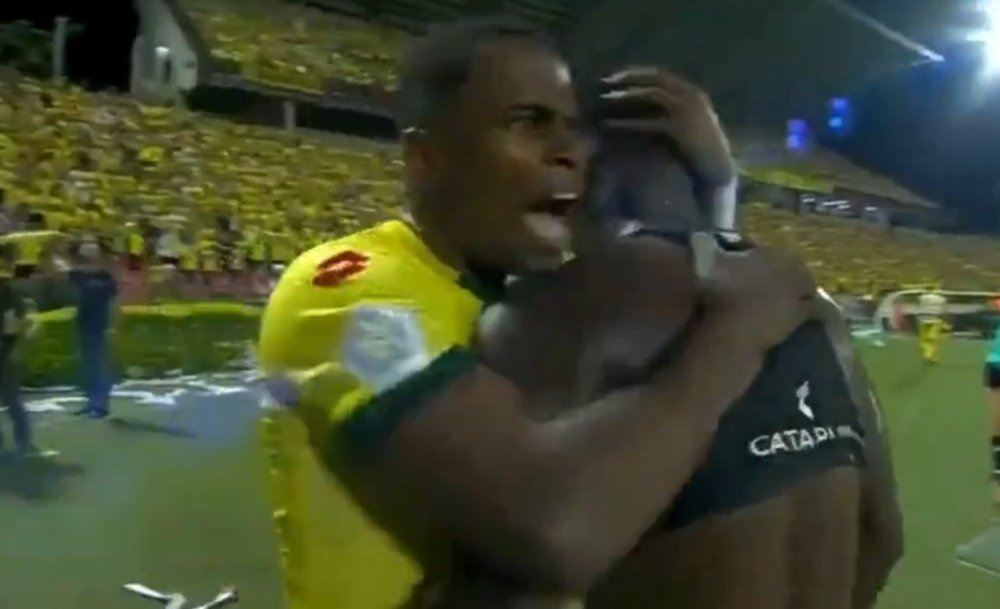 Bucaramanga, en la final contra Santa Fe. Captura/WinSports+