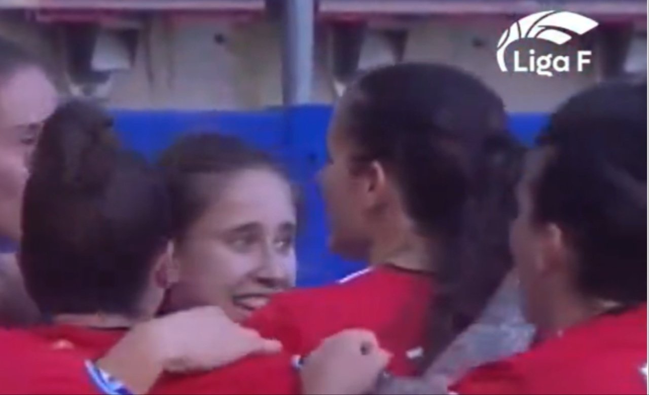 El Eibar sufrió su cuarta derrota seguida en la Liga F este fin de semana, cuando se vio las caras con el Athletic en un derbi vasco decidido por un gol de Irene Oguiza en el tiempo de descuento. Las 'armeras', pasadas 6 jornadas desde el comienzo de la temporada, tan solo cuentan con una renta de 4 puntos sobre el descenso gracias a que el rendimiento del Real Betis y el Valencia es muy pobre. Las 'leonas' se arriman al 'top 3'.