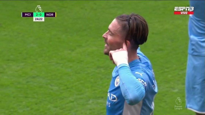 Grealish scores first Man City goal and celebrates Depay style!
