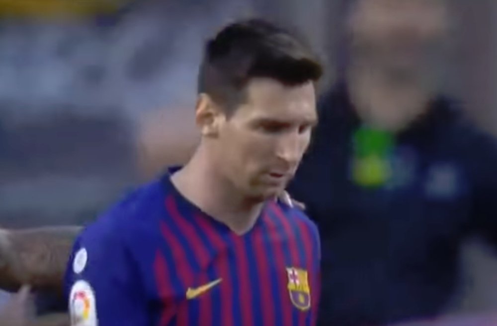 O olhar de Messi mostra a tristeza do jogador. Captura/Movistar+