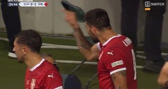 Segundo gol maravilloso de Serbia en Eslovenia. Captura/ZSwitch