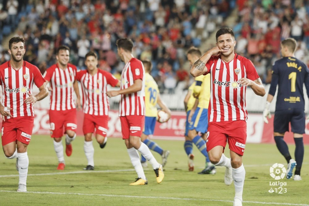 Narváez estrenó titularidad y gol con el Almería. LaLiga