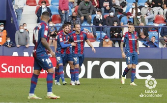 Soldado marcó su primer gol con el Levante. LaLiga