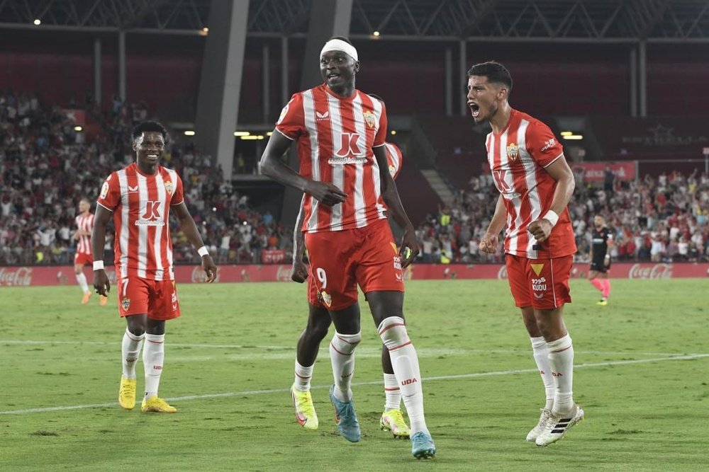 Real Sociedad want Sadiq to replace Isak. EFE