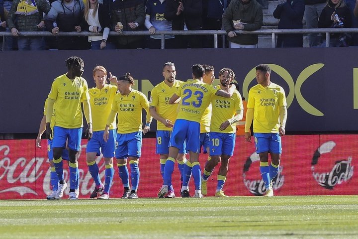 El Cádiz presentó a Meré, Guardiola y Chris Ramos. EFE