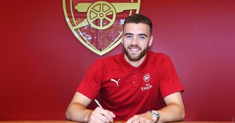 Chambers estampó su firma sobre un nuevo contrato. Arsenal