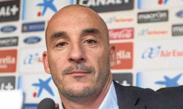 La afición pide la marcha de Ferrer y cuestiona sus decisiones técnicas. Twitter