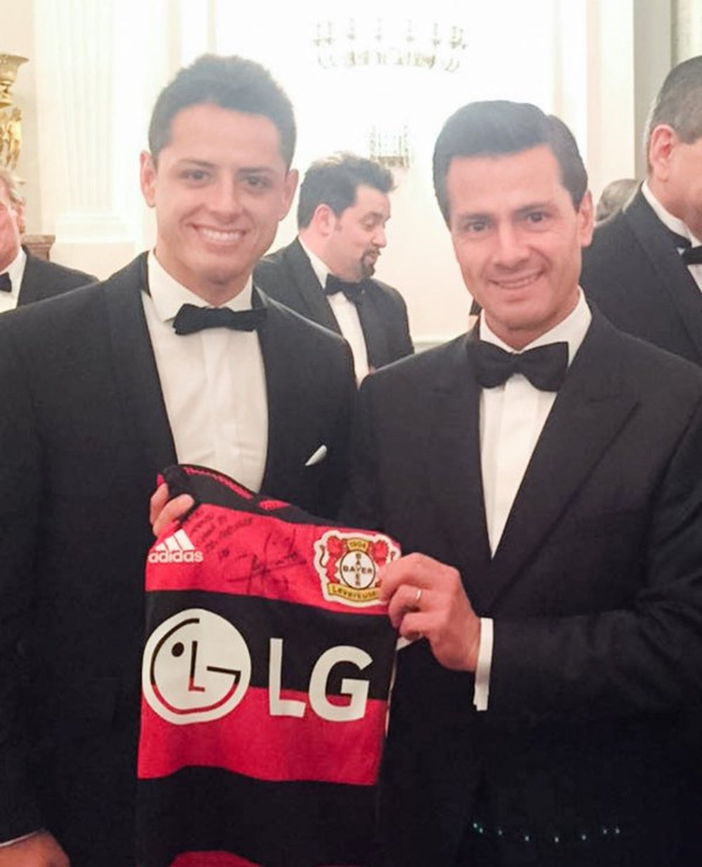 Chicharito Hernández y el presidente mexicano Enrique Peña Nieto. EPN