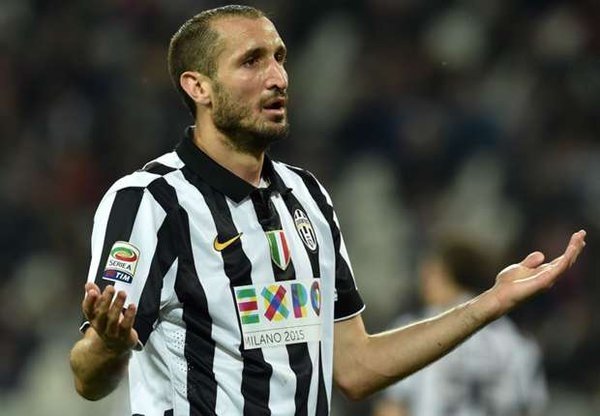 Chiellini has injured his right thigh. Twitter