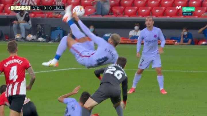 Araujo's overhead kick goal disallowed after dicey foul call