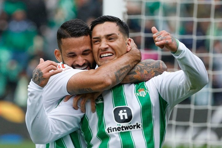 Chimy Ávila y Willian José celebrando un gol marcado al Athletic Club en la jornada 26 de Primera División 2023-24. EFE